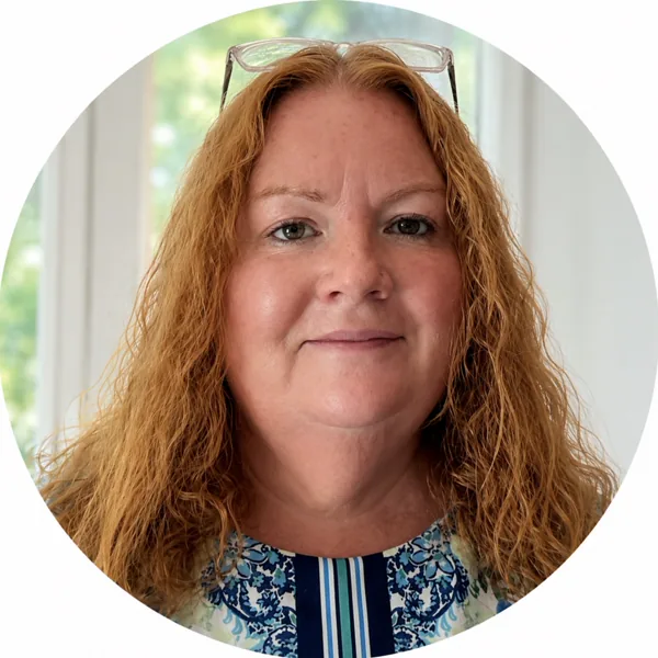 Julie Elliott, Co-Founder and Head of Community at AI Travel Studio